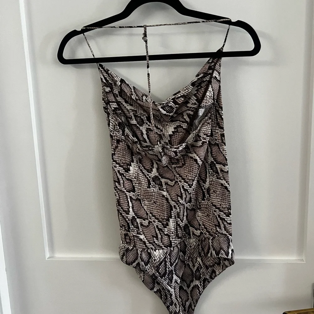 AFRM black and grey woven snake print bodysuit with woven cowl neck - Picture 2 of 3